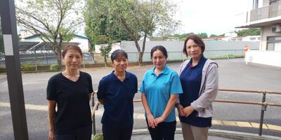 職員の集合写真