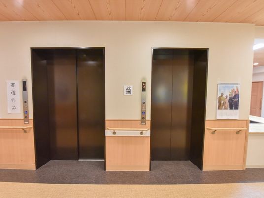 廊下にあるエレベーター