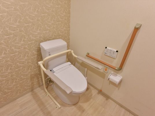 バリアフリー対応のトイレ