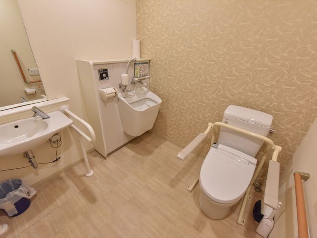 バリアフリー対応のトイレ