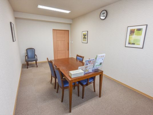 シンプルな待合室