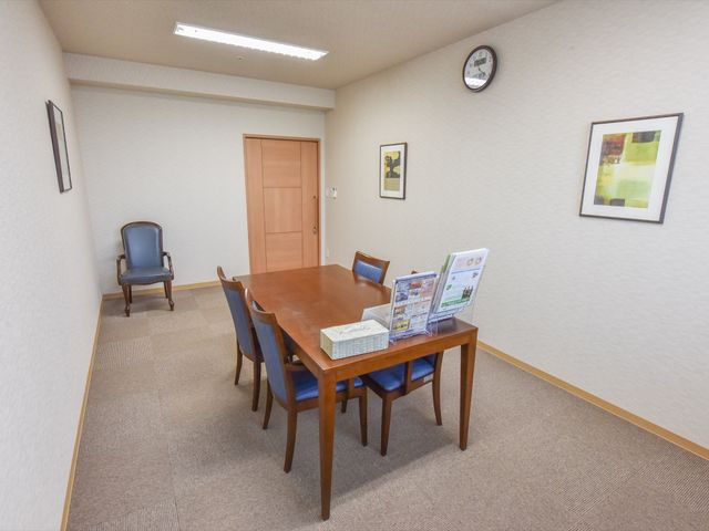 シンプルな待合室