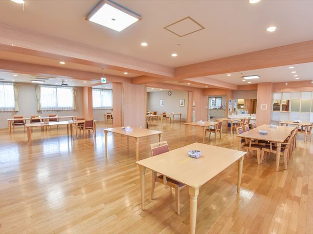 広々とした綺麗な食堂