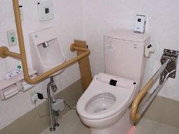 バリアフリーのトイレ設備
