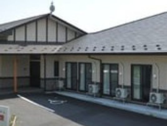 落ち着いた施設外観