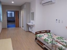 明るい居室の空間