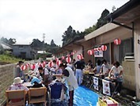 中庭でのお祭り風景