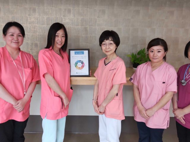 スタッフイメージ スタッフイメージ 優しい笑顔のスタッフたちが、温かく迎えてくれる環境です。安心したサポートが期待できます。