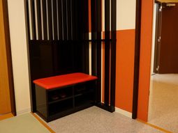 和風のエントランスベンチ