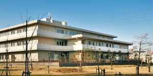 広大な敷地の外観