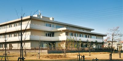 広大な敷地の外観
