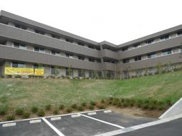 新しい建物の外観