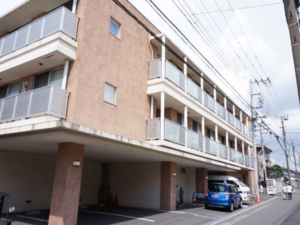 多階層建物の外観