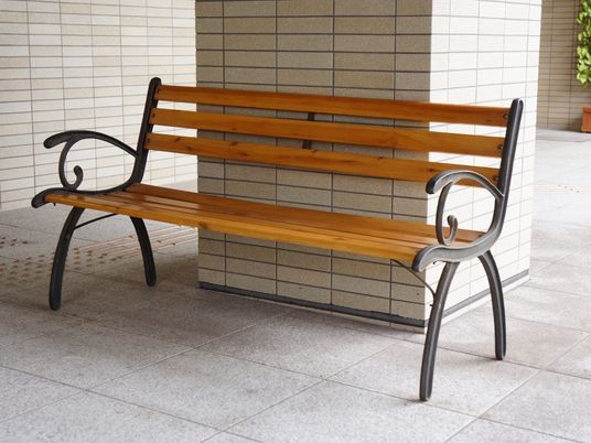 休憩用のベンチ