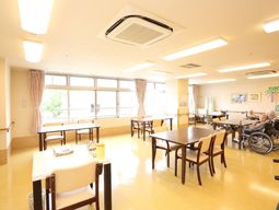 明るい食堂の風景