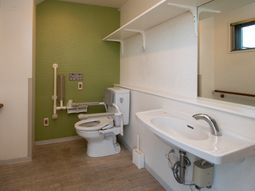 バリアフリーのトイレ空間
