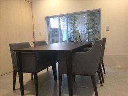 シンプルなダイニング