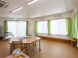 自然光あふれる多目的室