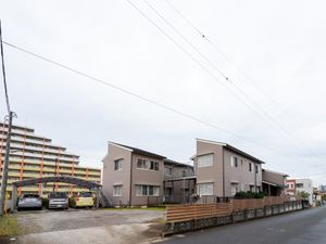 静かな住宅街の外観
