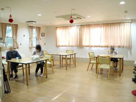 温かみのある居室の様子