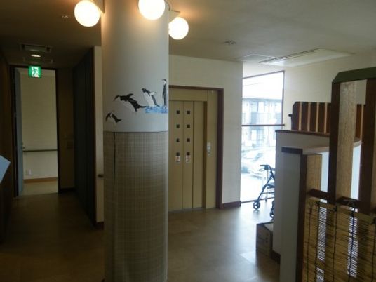 ロビーの広々とした空間