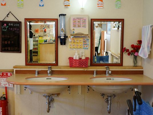 清潔感のある洗面台エリア