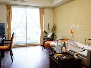 明るい個室の居室