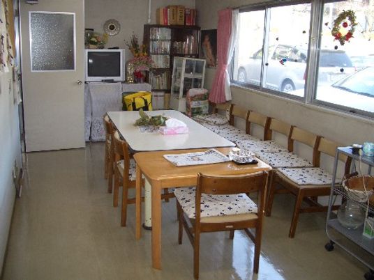 共用の明るい食堂