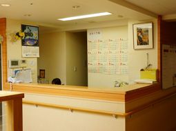 受付エリアの明るい様子