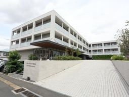 現代的な建物の外観