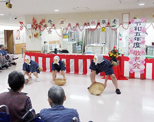 敬老会での催し物会場