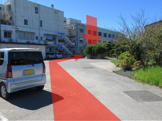 建物前の車寄せ  