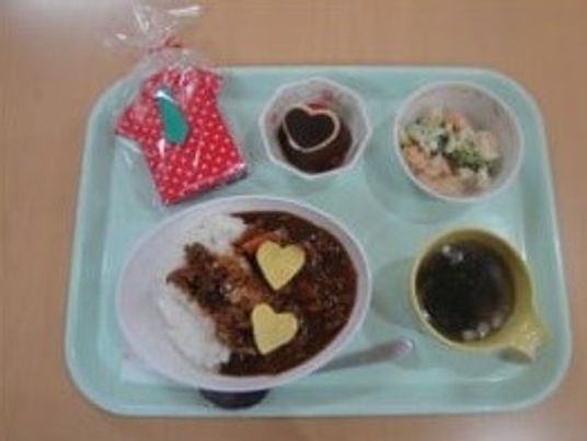 心温まる食事のトレー
