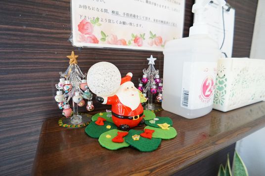 クリスマス装飾の棚