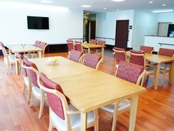 明るいダイニングスペース