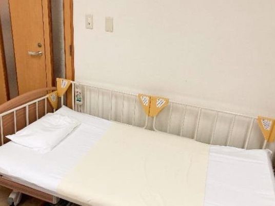 ベッドが置かれた居室  