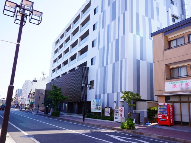 現代的な建物外観 外観 都市型の快適な環境に囲まれた建物です。通勤に便利な立地条件を備え、充実した毎日が送れるでしょう。