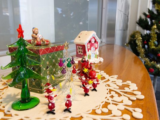 クリスマスデコレーションのロビー