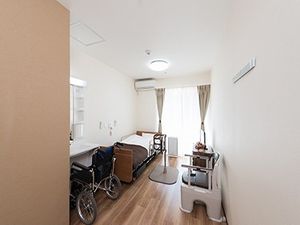 光が差し込む居室