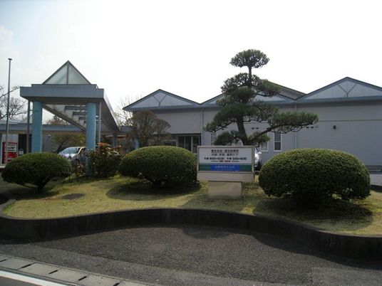施設の外観と植栽  