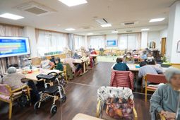 多世代が集う食堂