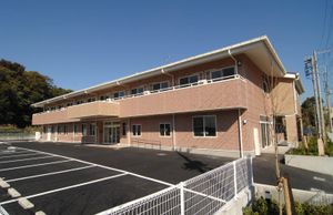 広々とした建物の外観