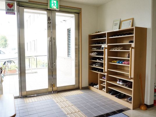 エントランスの足元と靴箱