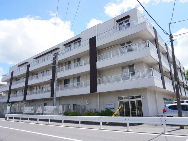 多階層建築の外観 外観 清潔感のある外観とシンプルなデザインが印象的な建物です。周辺環境も整っており、通勤にも便利な立地条件を備えています。