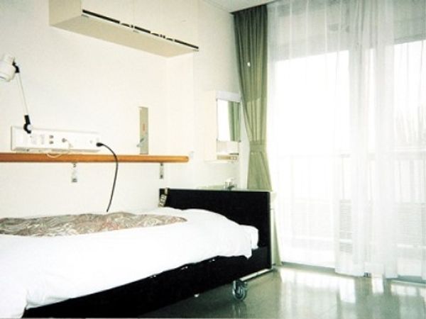 明るい居室の一角