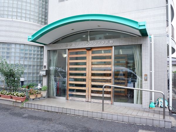 建物のエントランス部分