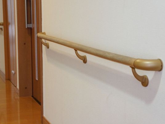 廊下の手すり設置