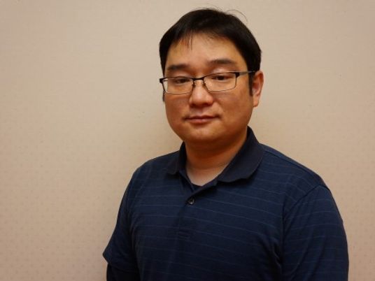 笑顔のスタッフポートレート