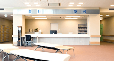機能訓練室の明るい空間
