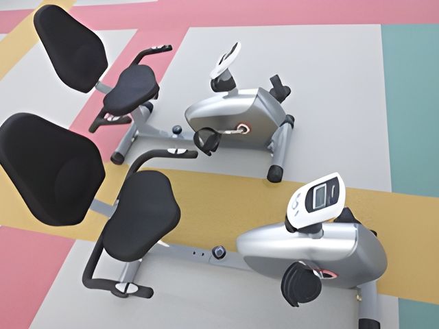 フィットネス器具がある部屋 ジム 最新のフィットネス器具が設置されています。リハビリや健康維持に活用いただけます。